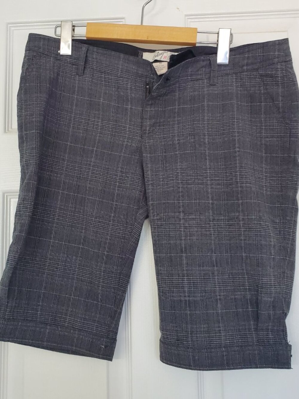 🖤 Garage Pinstripe Shorts – Size 11 🖤